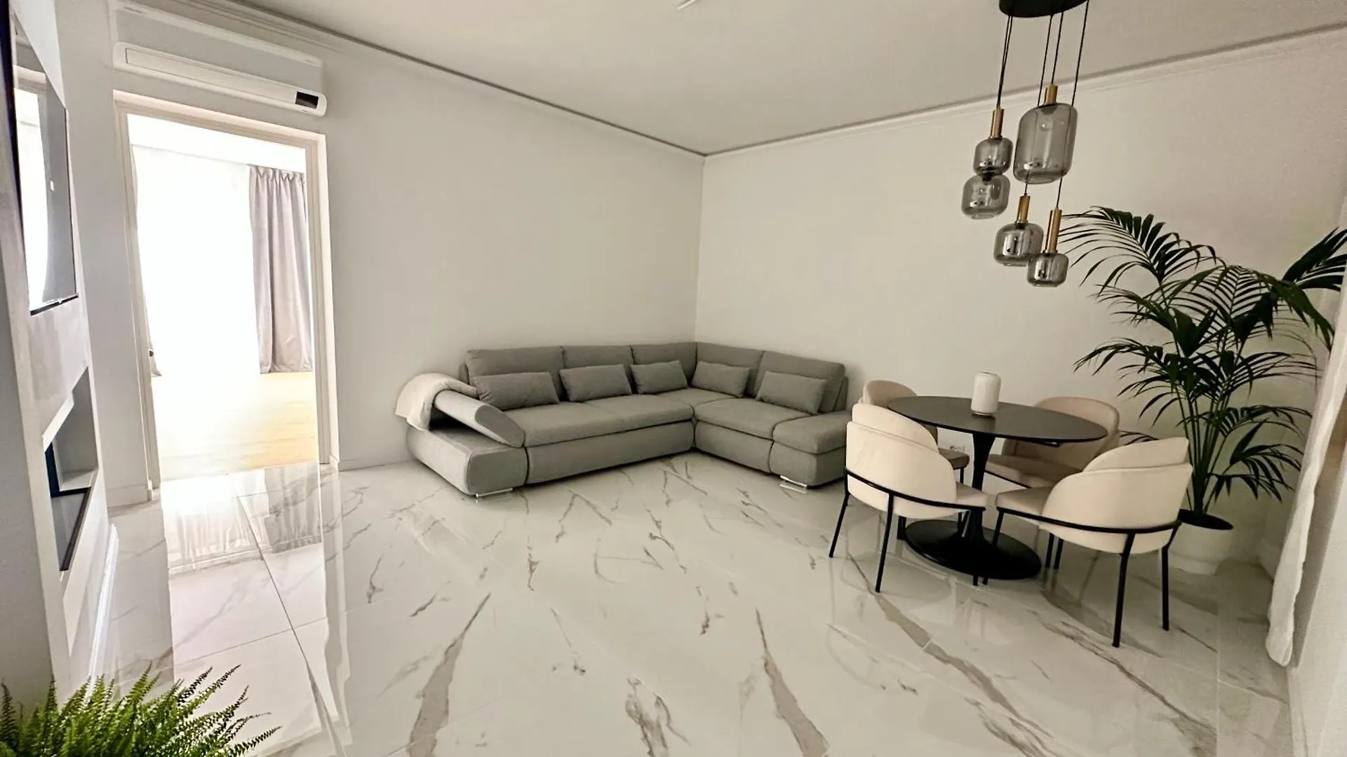 Luna Luxury Suite Bergamo 0*,  Italy